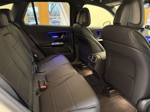 Certified 2025 Mercedes-Benz GLC 300 image 19