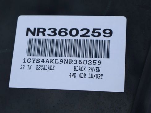 Used 2022 Cadillac Escalade Luxury image 7