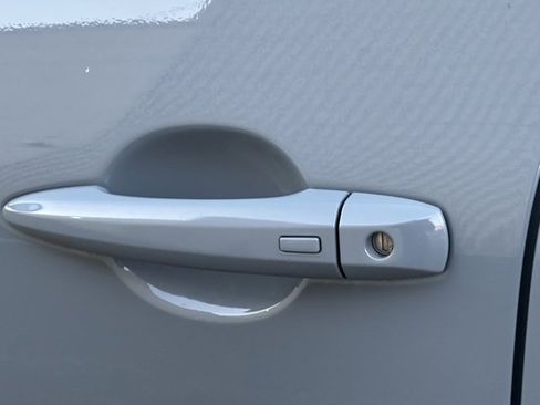 Used 2022 Nissan Rogue SL w/ SL Premium Package image 13