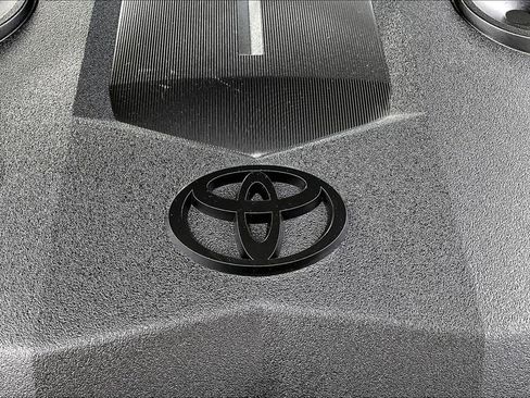 Used 2015 Toyota 4Runner Limited image 34