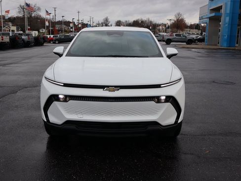 New 2026 Chevrolet Equinox EV LT image 23