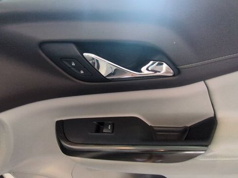 Used 2019 GMC Acadia SLT FWD image 23