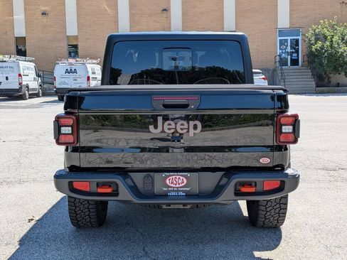 Used 2023 Jeep Gladiator Mojave w/ LED Lighting Group AWD/4WD image 4