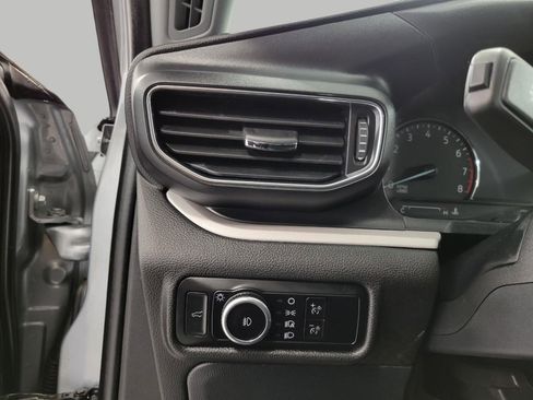 Used 2023 Ford Explorer XLT w/ Equipment Group 202A image 10