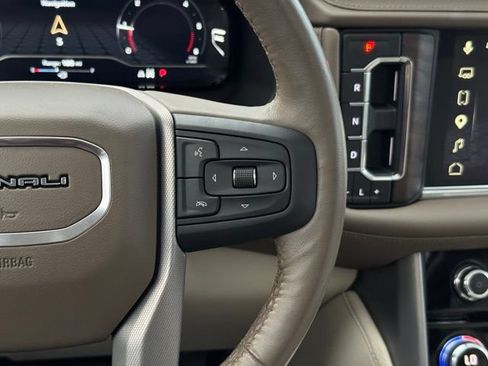 Used 2022 GMC Yukon Denali AWD/4WD image 32