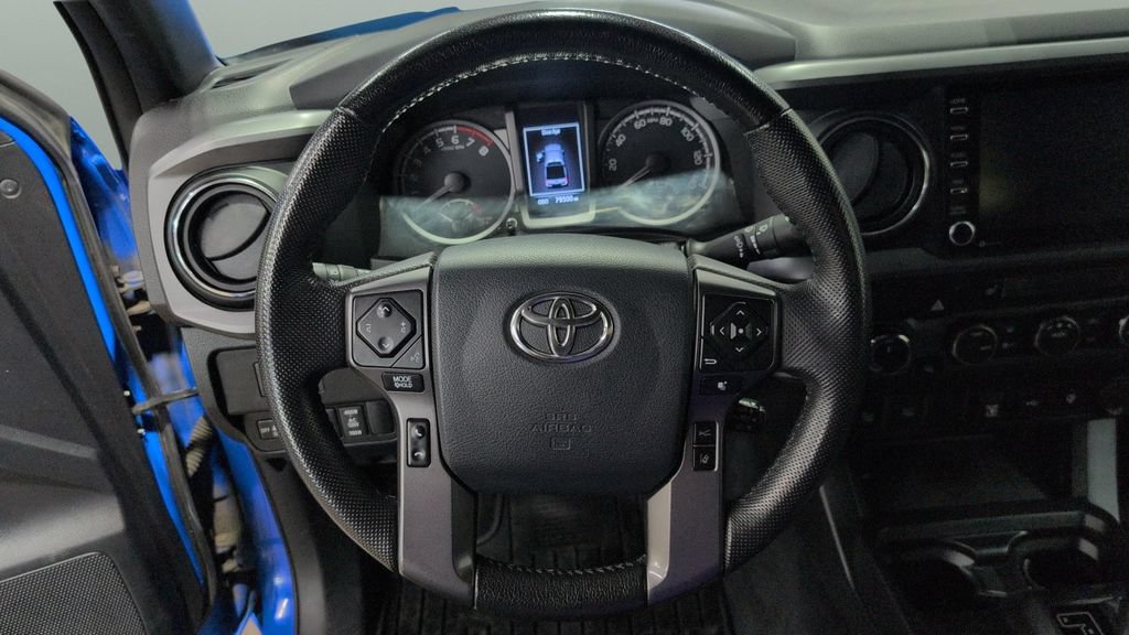 Used 2020 Toyota Tacoma TRD Sport AWD/4WD image 9