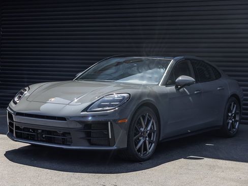 Used 2025 Porsche Panamera image 1