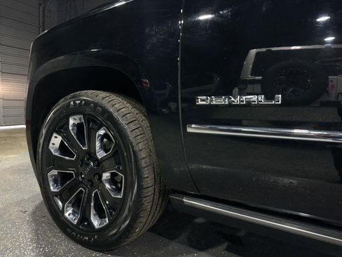 Used 2018 GMC Yukon XL Denali w/ Denali Ultimate Package image 14