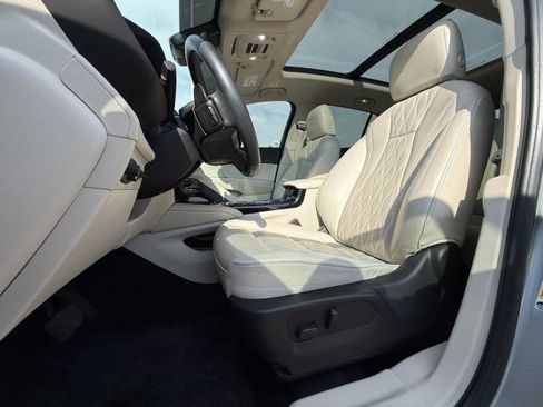 Used 2023 Buick Envision Avenir image 16