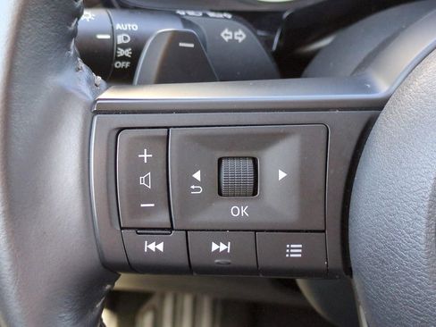 Certified 2025 Nissan Pathfinder SV image 30