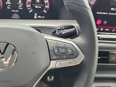 New 2026 Volkswagen Tiguan SE R-Line AWD/4WD image 18