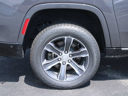 Used 2024 Jeep Grand Wagoneer L 4WD image 19