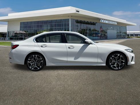 Certified 2025 BMW 330i Sedan RWD image 12