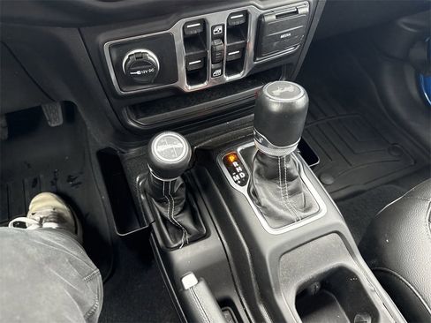 Used 2023 Jeep Wrangler Unlimited Sahara w/ Cold Weather Group image 22