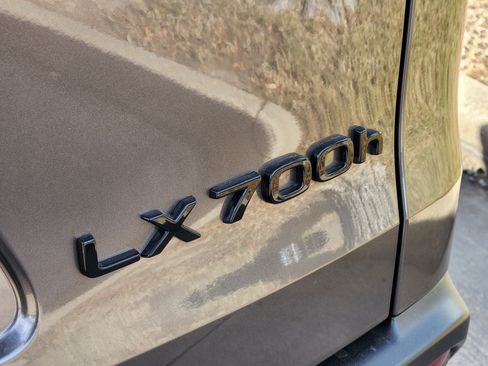 New 2026 Lexus LX 700h Luxury image 7