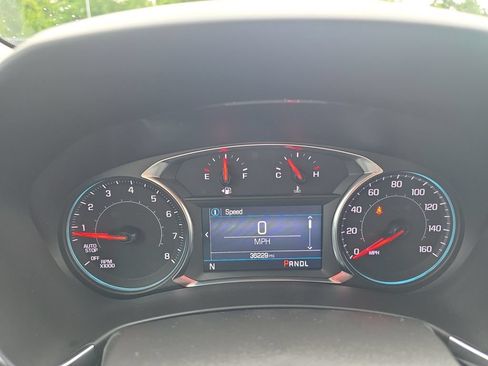 Used 2023 Chevrolet Equinox LT FWD image 16