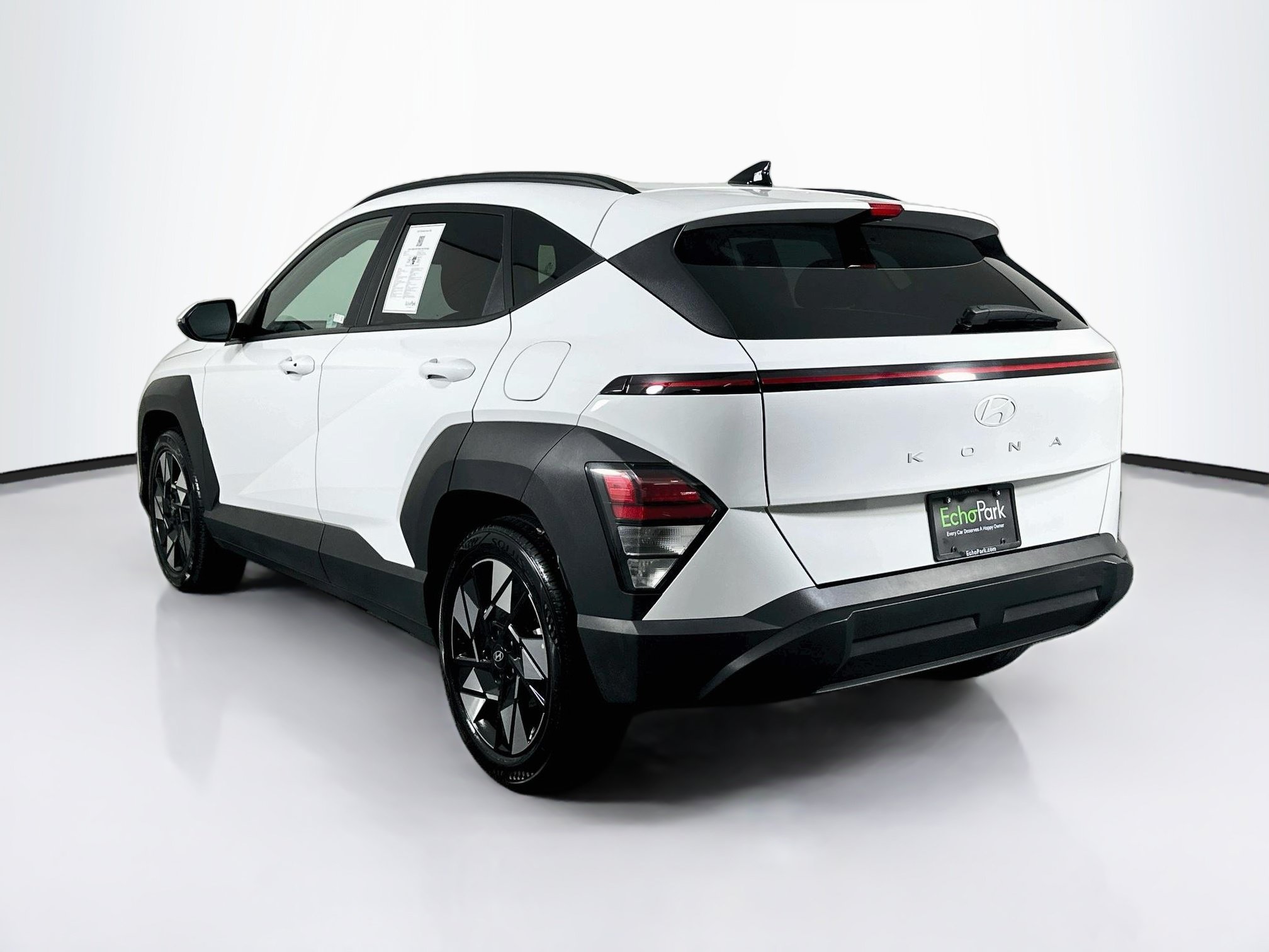 Used 2025 Hyundai Kona SEL FWD image 5