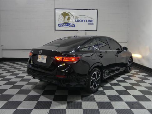 Used 2025 Nissan Sentra SV FWD image 9