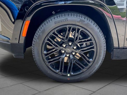 New 2026 Jeep Grand Wagoneer Limited AWD/4WD image 11