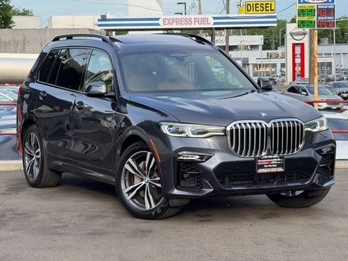 Used 2019 BMW X7 xDrive50i w/ M Sport Package AWD/4WD image 11
