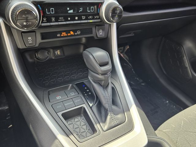 Used 2023 Toyota RAV4 XLE w/ Convenience Package FWD image 21