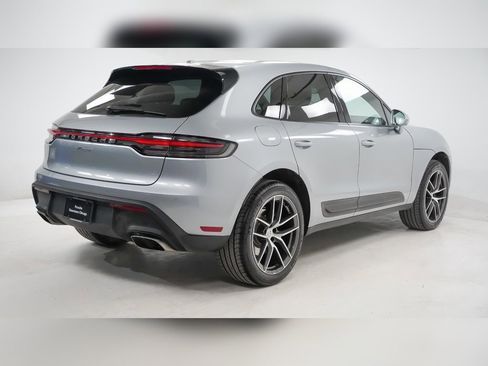 Used 2025 Porsche Macan image 10