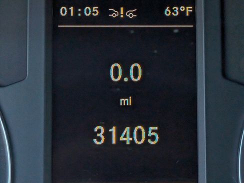 Used 2017 Mercedes-Benz Metris Passenger image 22