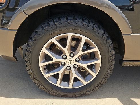 Used 2017 Ford Expedition EL King Ranch AWD/4WD image 5