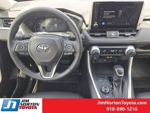 Used 2025 Toyota RAV4 XLE Premium AWD/4WD image 29