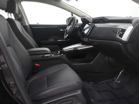 Used 2018 Honda Clarity Touring image 10