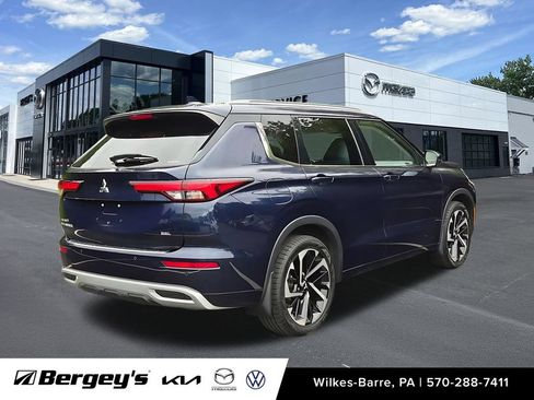 Used 2023 Mitsubishi Outlander SEL AWD/4WD image 6
