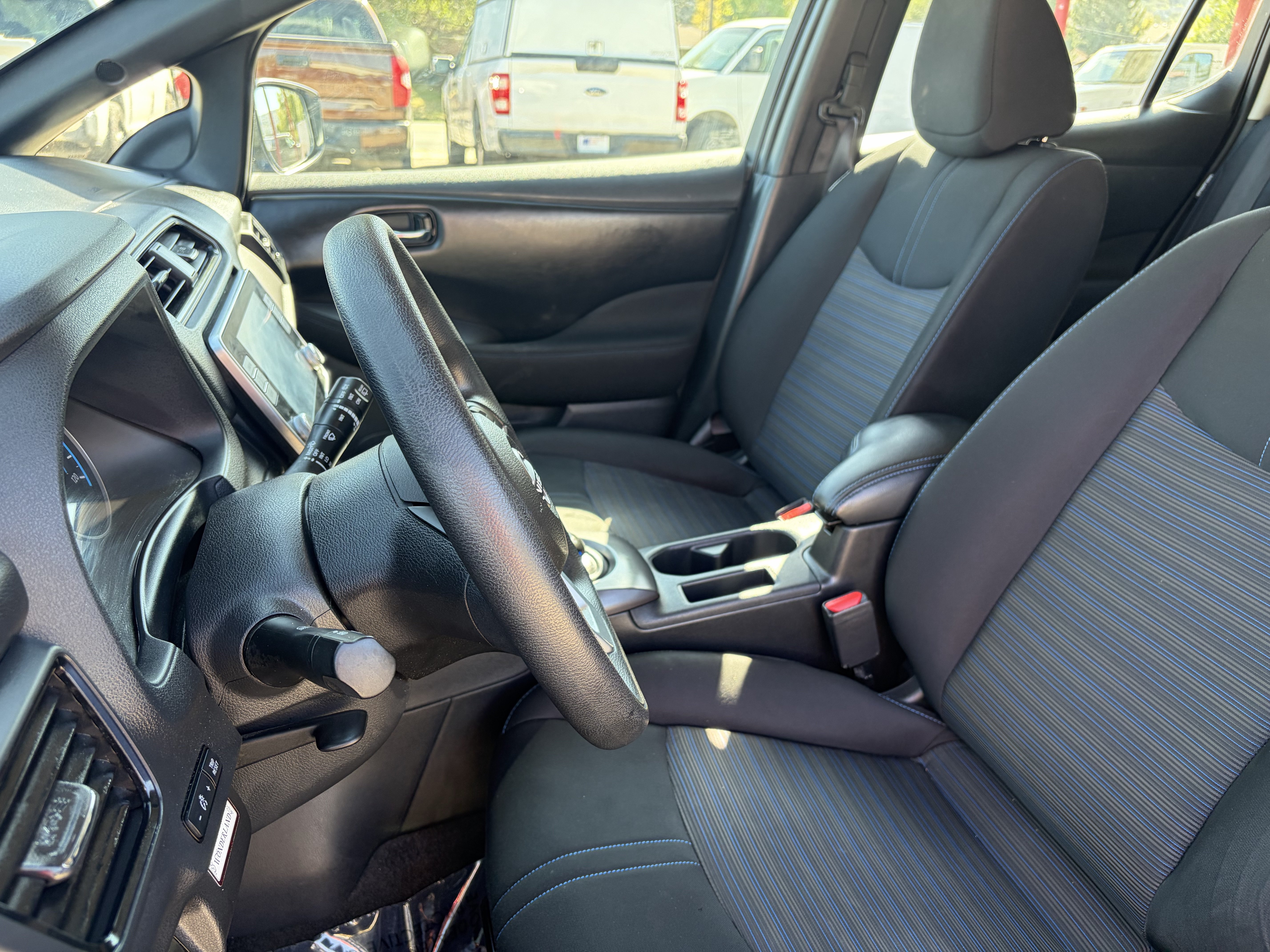 Used 2025 Nissan Leaf S FWD image 16