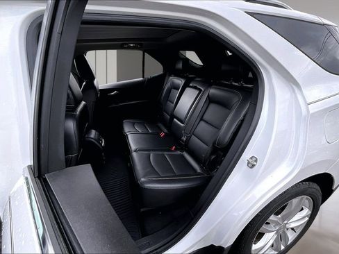 Certified 2018 Chevrolet Equinox Premier FWD image 21