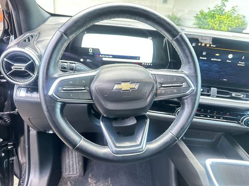 Used 2025 Chevrolet Equinox LT image 28