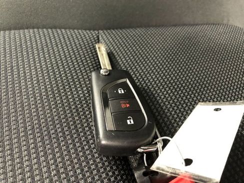 Used 2023 Toyota RAV4 LE AWD/4WD image 29