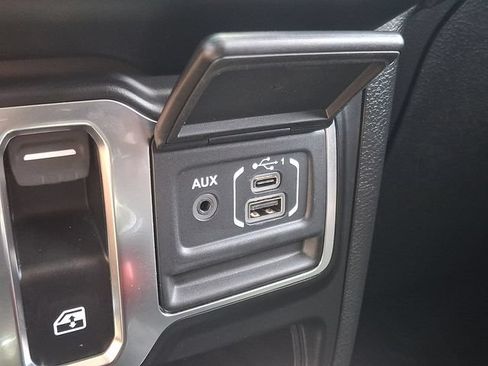Used 2021 Jeep Wrangler Sport AWD/4WD image 23