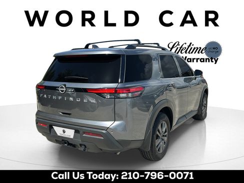 Used 2025 Nissan Pathfinder SV w/ SV Premium Package FWD image 3