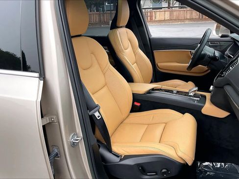 Used 2023 Volvo XC90 B6 Ultimate image 10