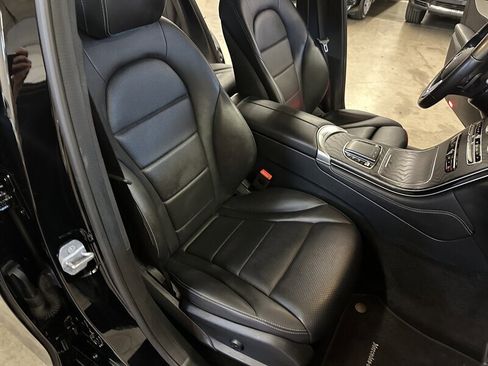 Used 2021 Mercedes-Benz GLC 300 4MATIC image 31
