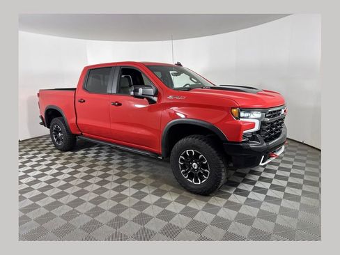 Used 2022 Chevrolet Silverado 1500 ZR2 w/ Technology Package AWD/4WD image 1