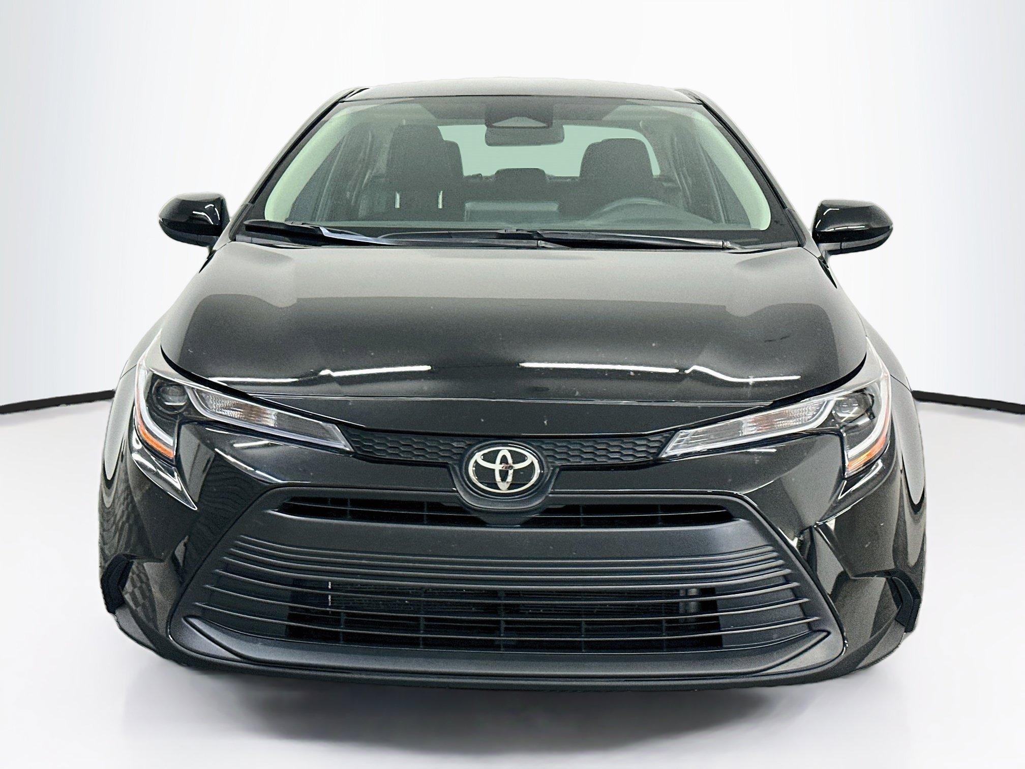 Used 2026 Toyota Corolla LE FWD image 2
