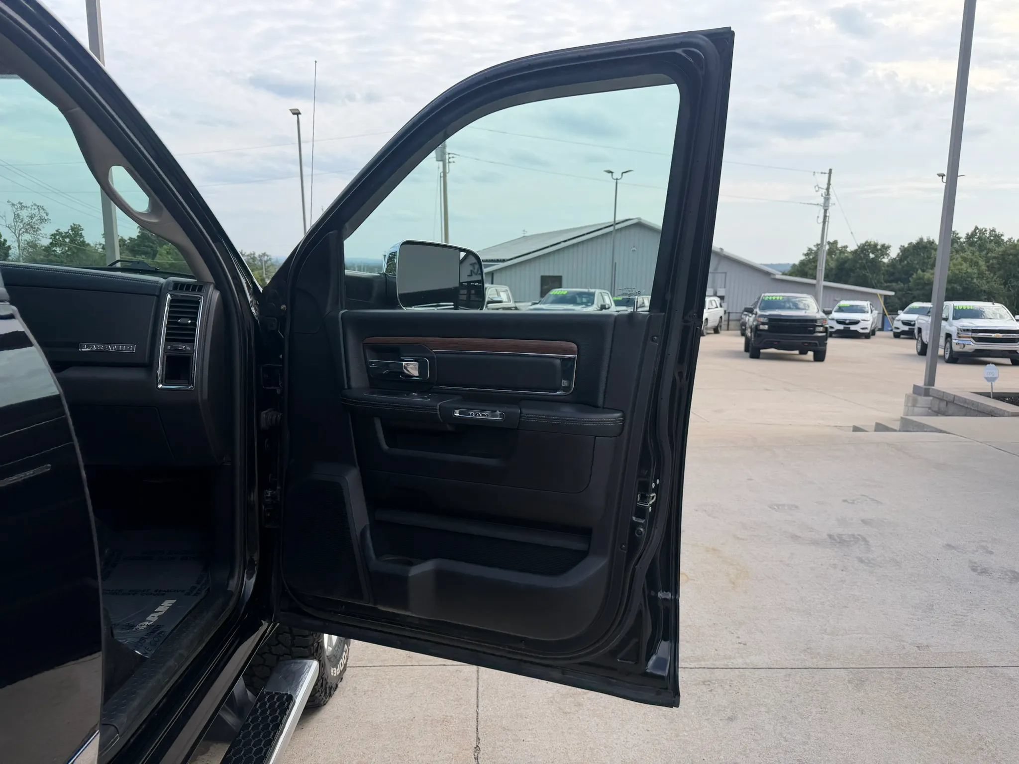 Used 2017 RAM 2500 Laramie w/ Snow Chief Group AWD/4WD image 52