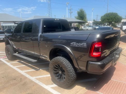 Used 2022 RAM 2500 Laramie w/ Night Edition AWD/4WD image 5