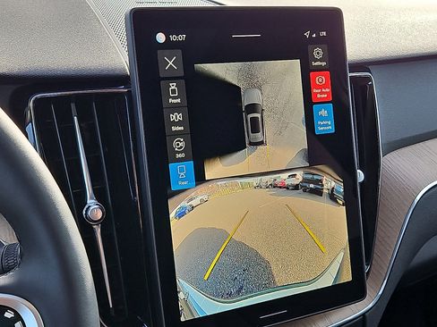 New 2026 Volvo XC60 B5 Plus w/ Protection Package Premier image 17