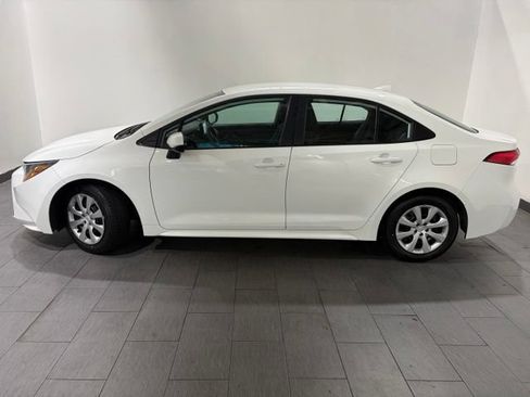 Used 2024 Toyota Corolla LE FWD image 2