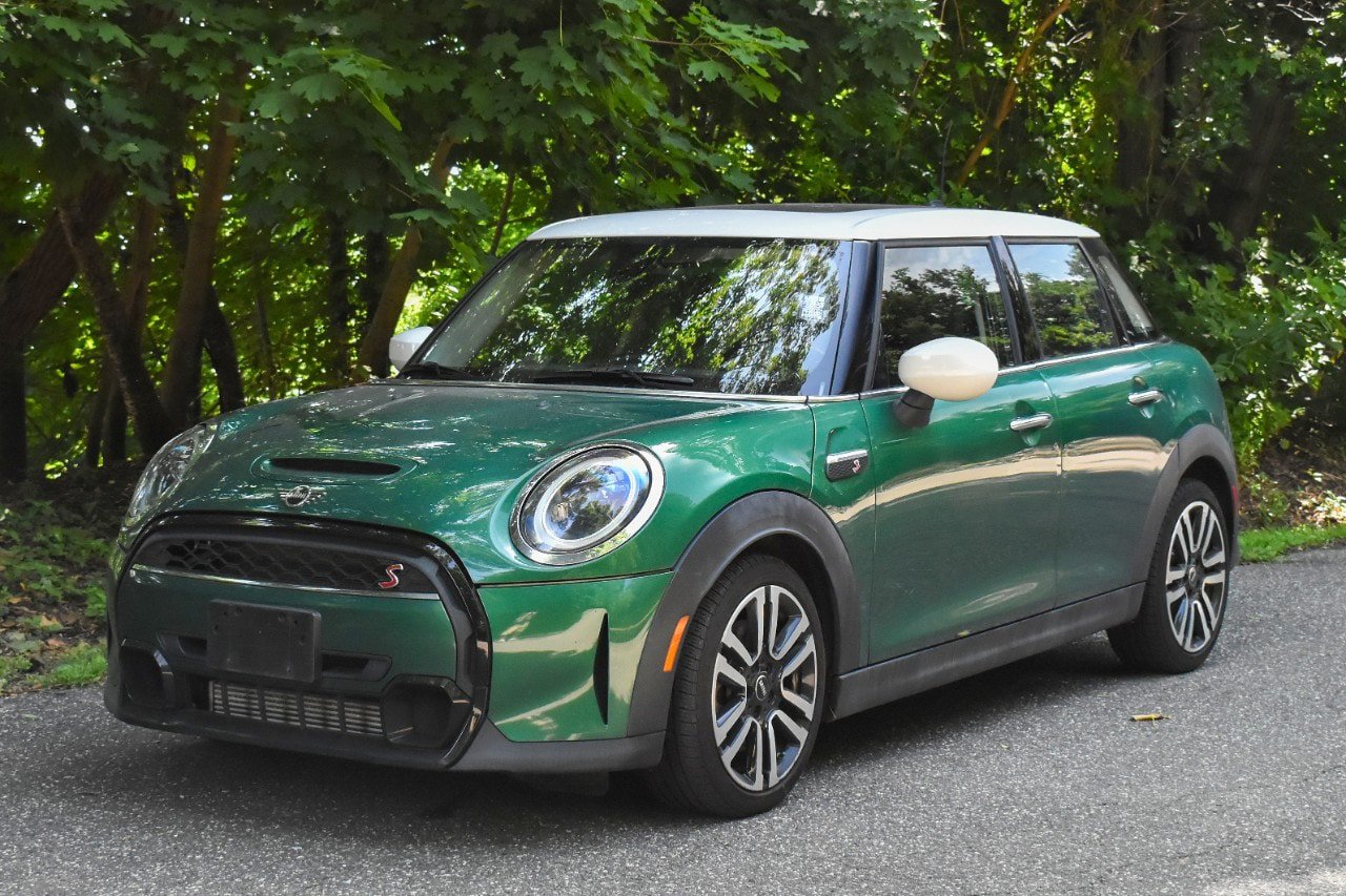 Used 2022 MINI Cooper S FWD image 1
