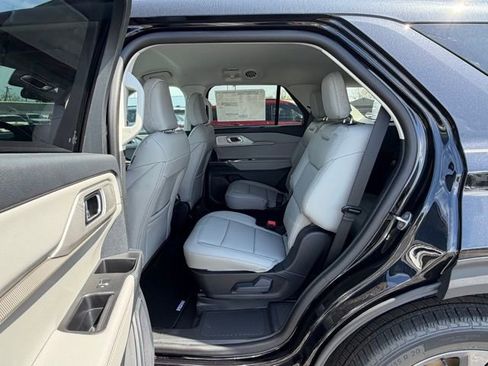 Used 2026 Ford Explorer Active w/ Active Comfort Package AWD/4WD image 14