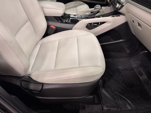 Certified 2024 Kia Telluride S w/ S Sunroof Package image 27