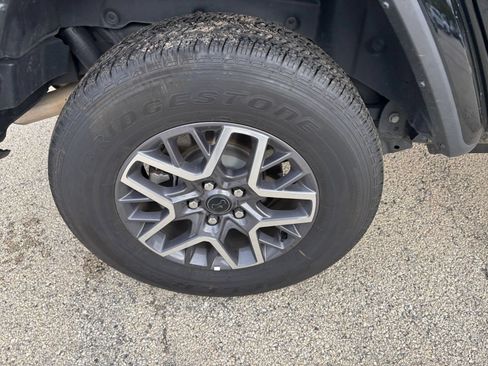 Used 2025 Jeep Wrangler Unlimited Sahara AWD/4WD image 29