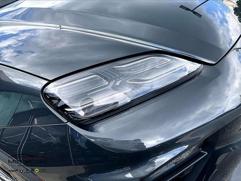 Used 2026 Porsche Macan Electric RWD image 23